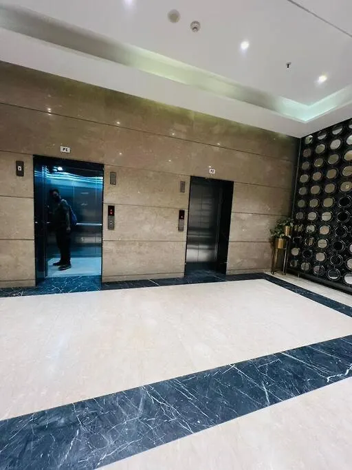 公寓 Luxury Studios Key 4 古尔冈